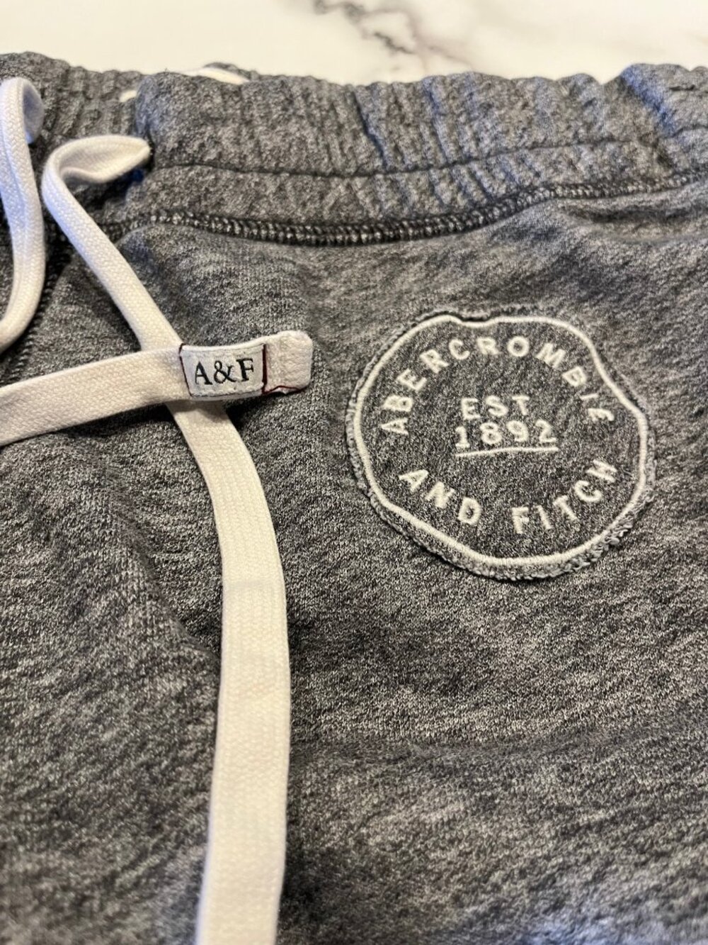 Abercrombie & Fitch Vintage Heather Gray Joggers Sweatpants Heritage Patch Small - Picture 3 of 12